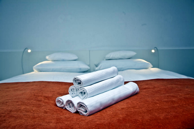 Szoba_Holiday_Hotel_Csopak2.jpg